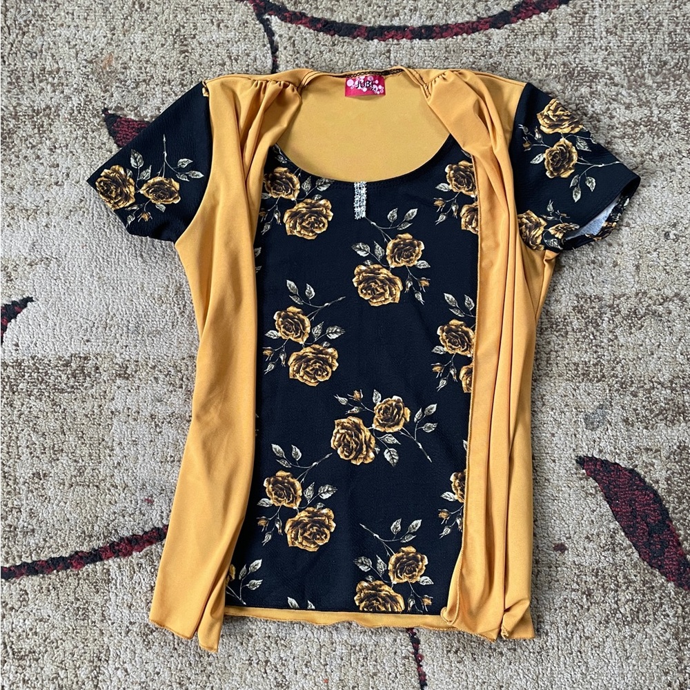 NWOT Women’s Mustard flower print shirt floral vest connected vintage 🏵️💐